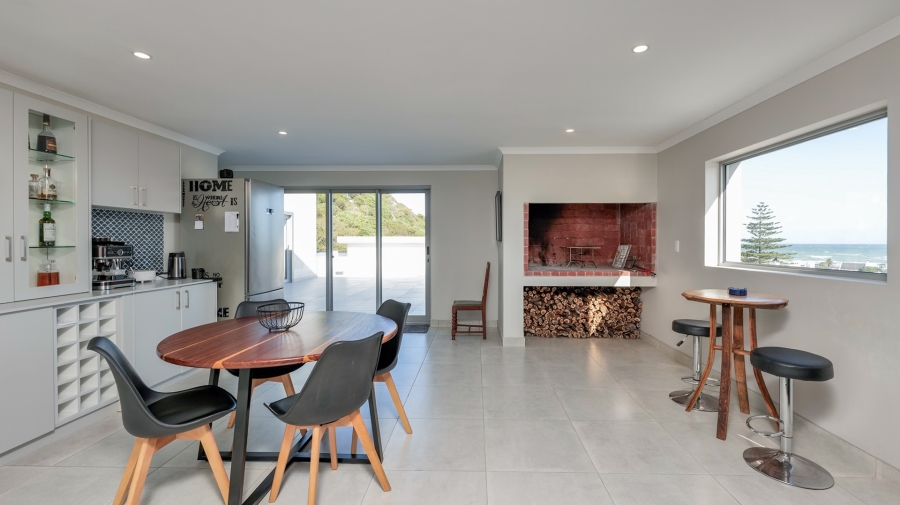 5 Bedroom Property for Sale in Agulhas Western Cape